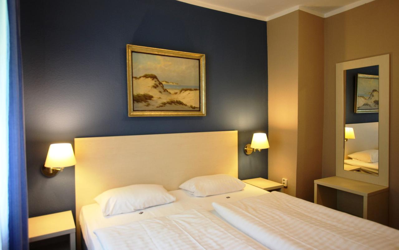 Hotel Pelikan คิทซิงเงน ภายนอก รูปภาพ