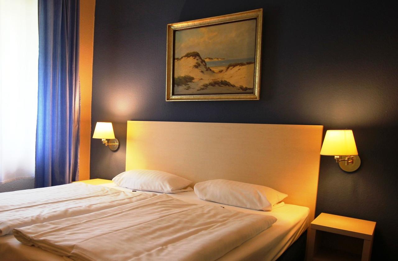 Hotel Pelikan คิทซิงเงน ภายนอก รูปภาพ