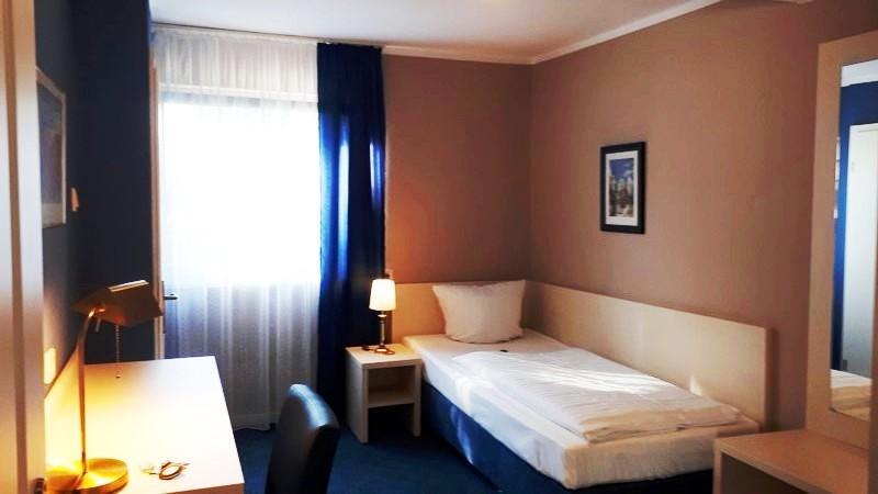 Hotel Pelikan คิทซิงเงน ภายนอก รูปภาพ