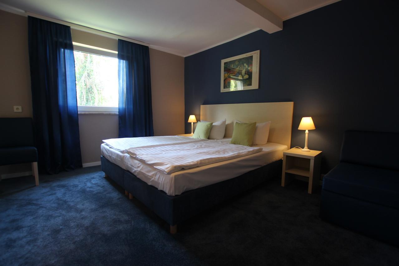 Hotel Pelikan คิทซิงเงน ภายนอก รูปภาพ